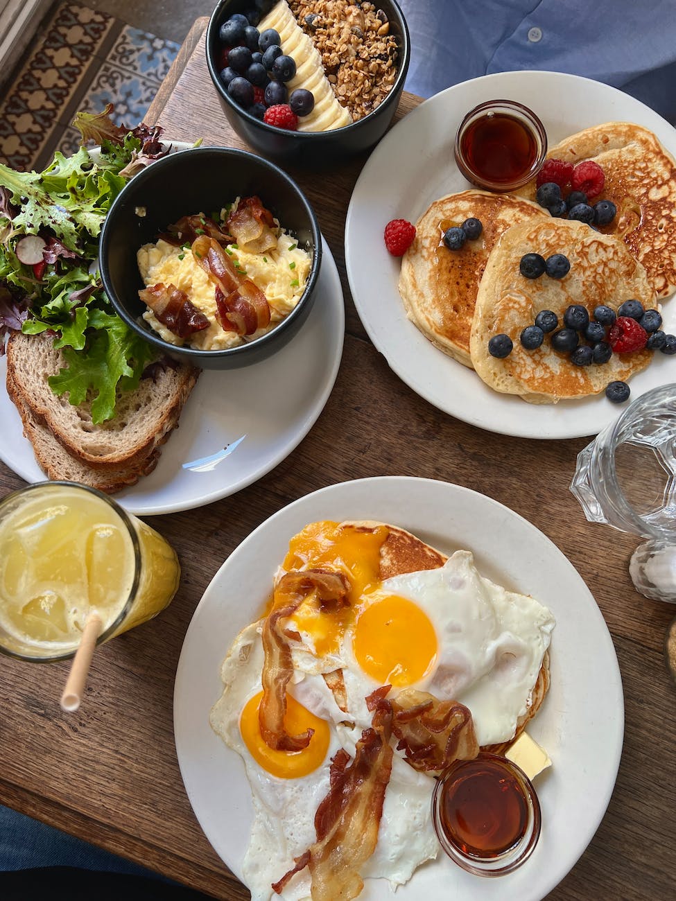 breakfast served in a restaurant